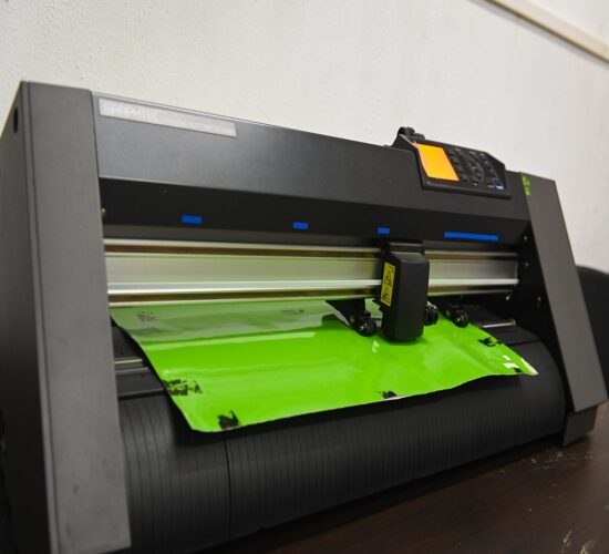 VINYL Plotter Machine